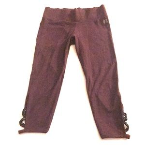 Victoria’s Secret Athletic Yoga Legging Capri Pant